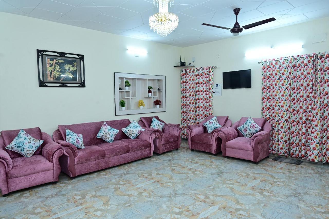 Dhairya's Villa Standard King Size Beekman Room Jammu Dış mekan fotoğraf