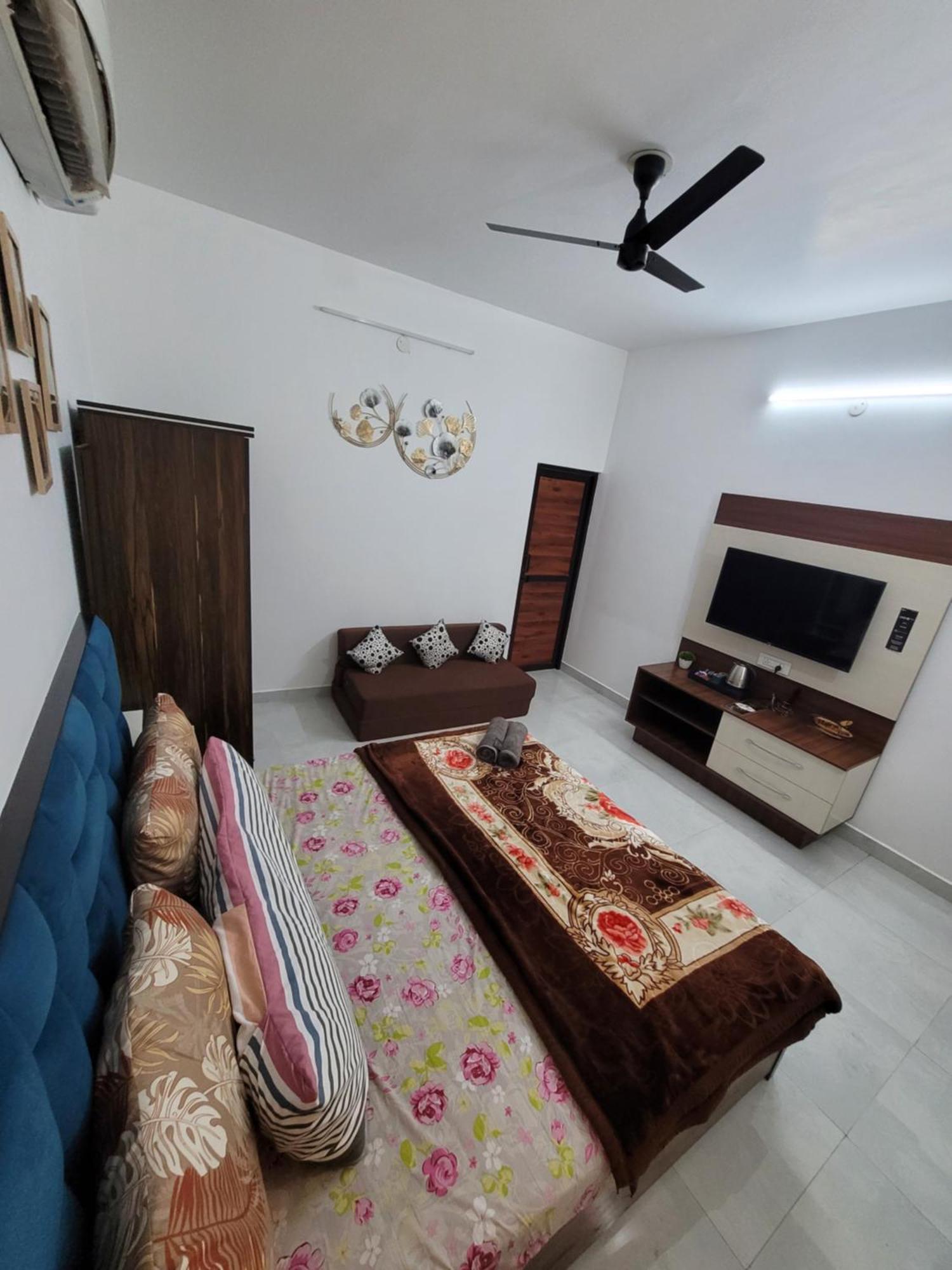 Dhairya's Villa Standard King Size Beekman Room Jammu Dış mekan fotoğraf